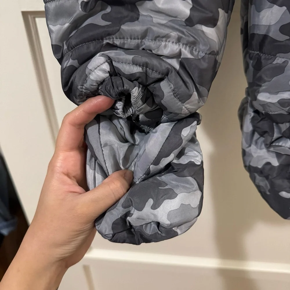 H&M Kids Camo One Piece Snowsuit - Picture 3 of 7